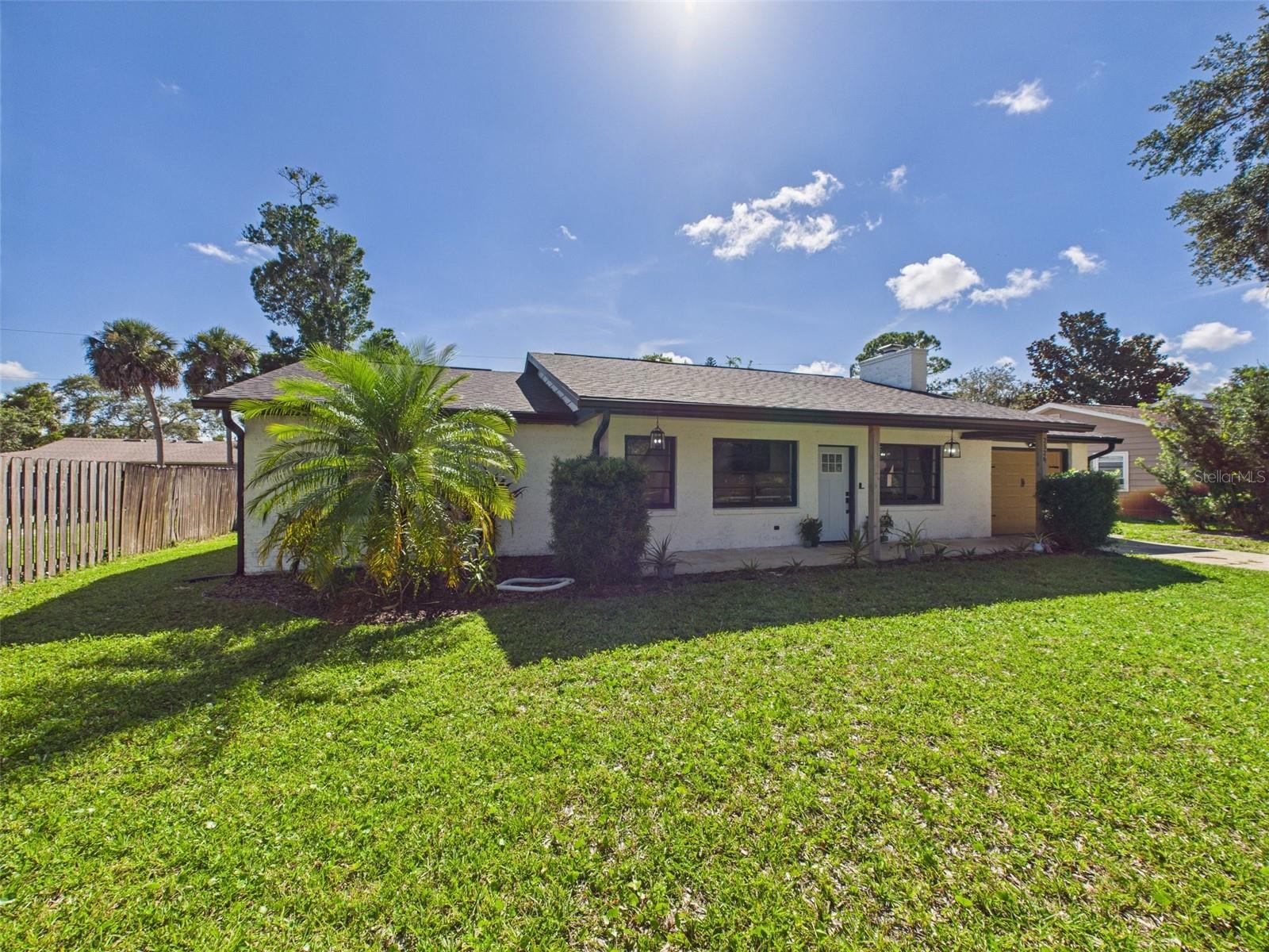 Image 21 of 22 For 2526 Victory Palm Drive