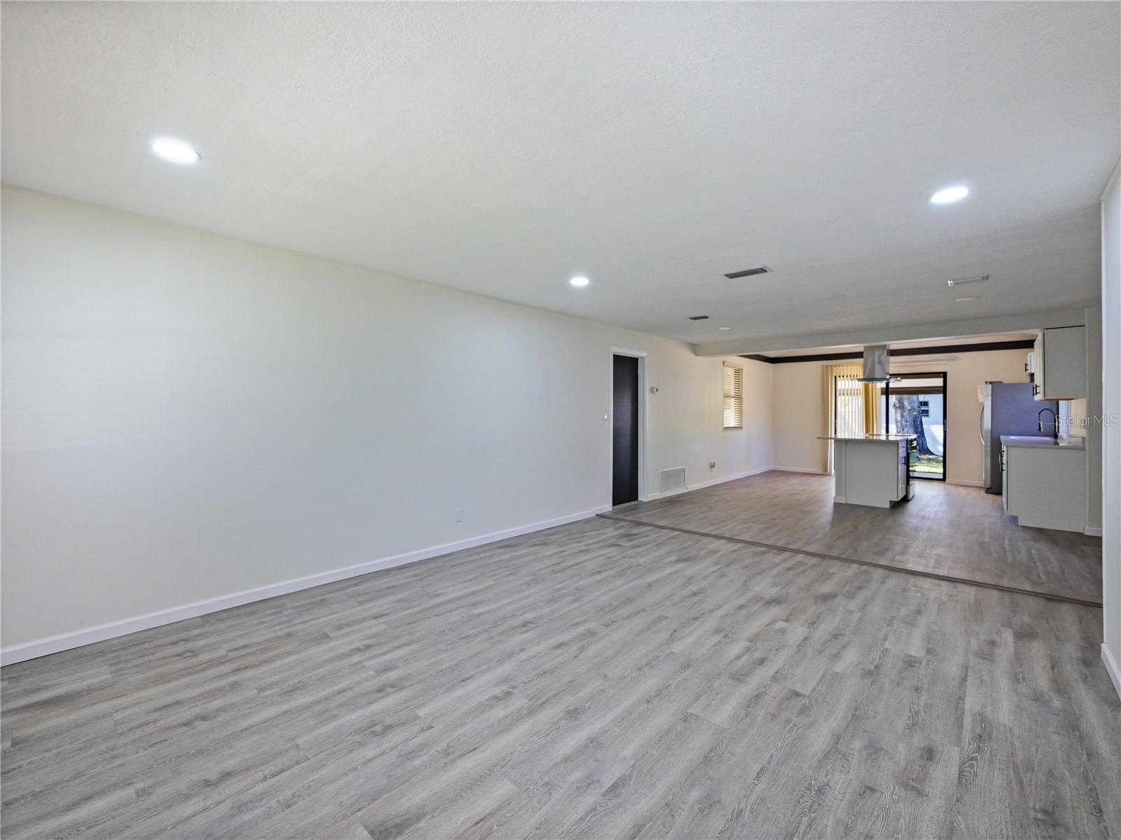 Image 7 of 21 For 614 Johnson Drive