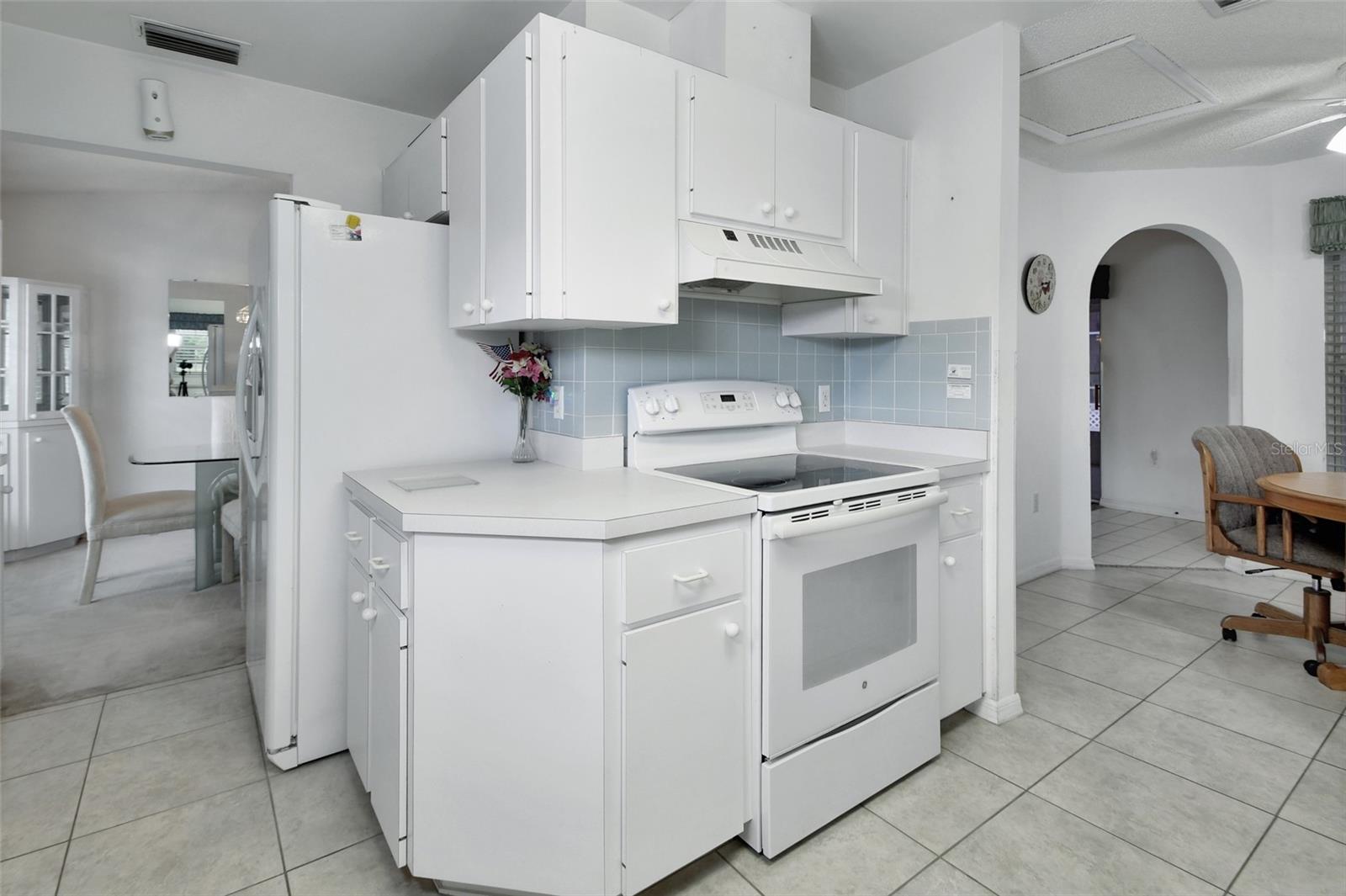 Image 15 of 51 For 25305 Mardon Circle