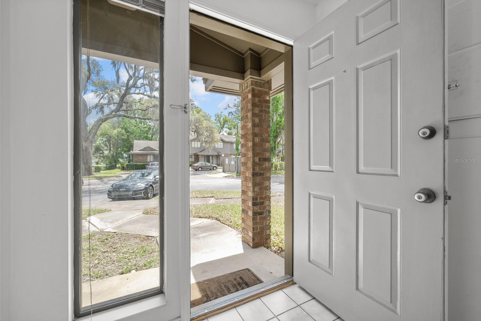 Image 6 of 72 For 1909 University Boulevard S 302
