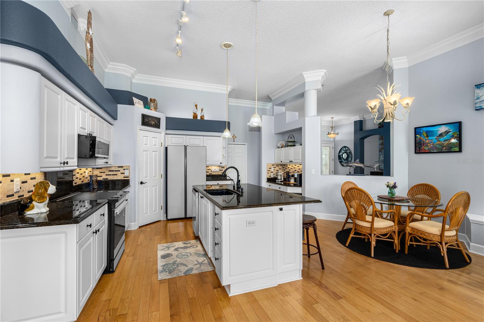 Image 10 of 52 For 801 Arbor Glen Court