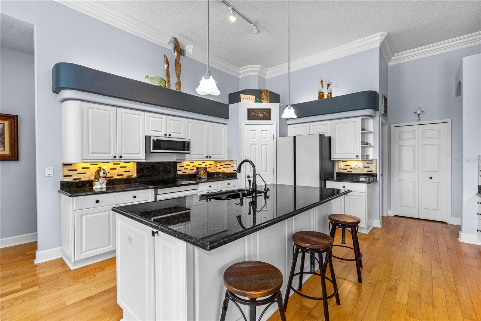 Image 12 of 52 For 801 Arbor Glen Court