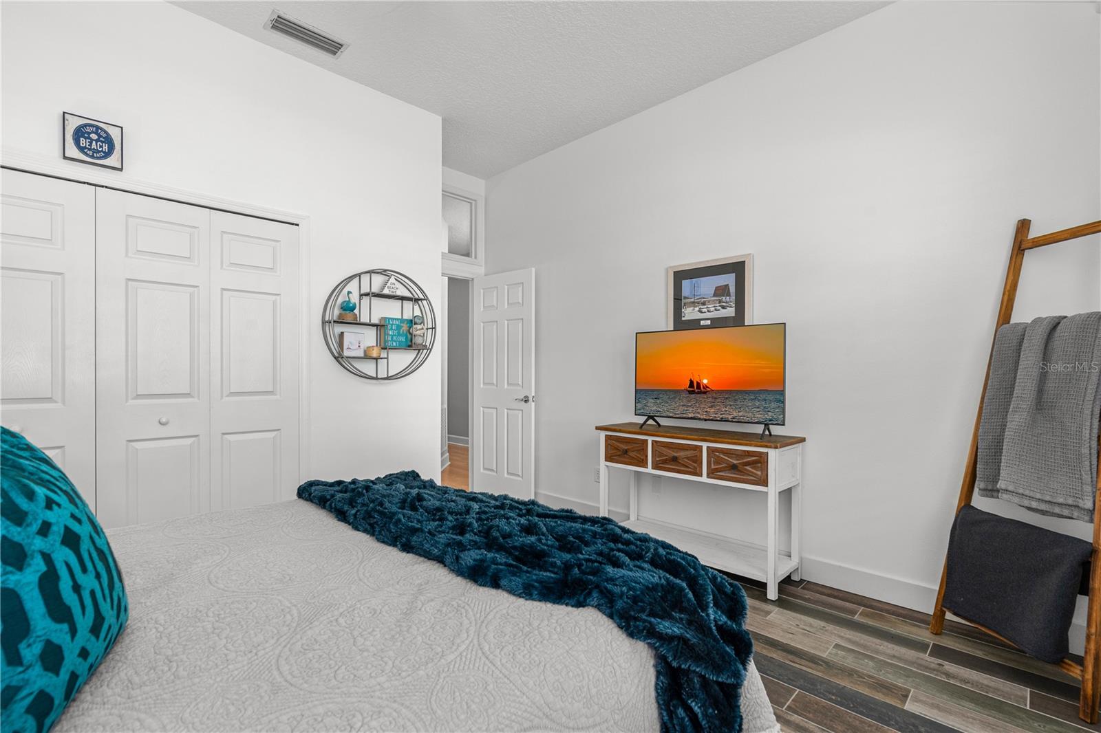 Image 25 of 52 For 801 Arbor Glen Court