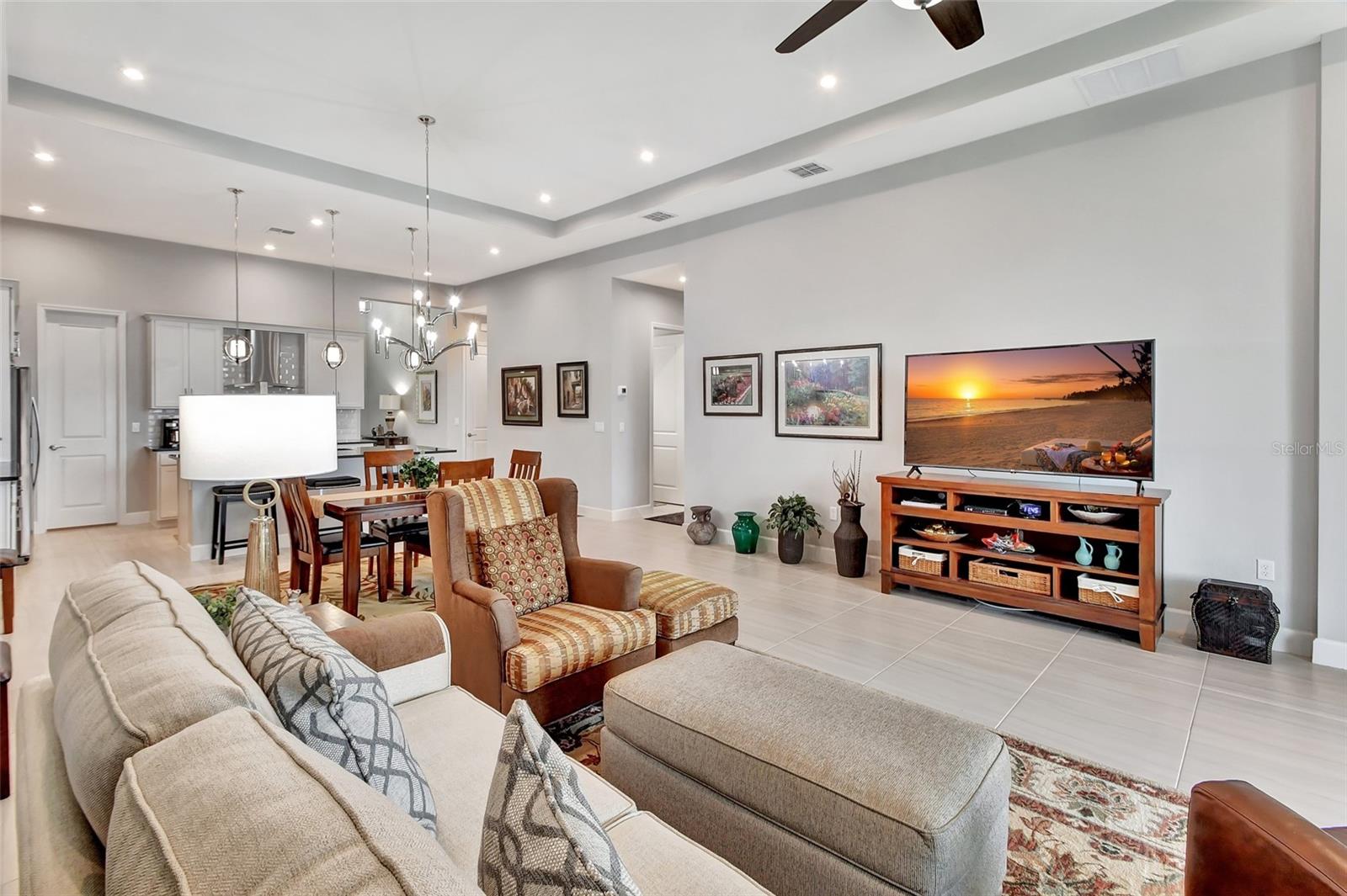 Image 12 of 43 For 843 Liliana Drive