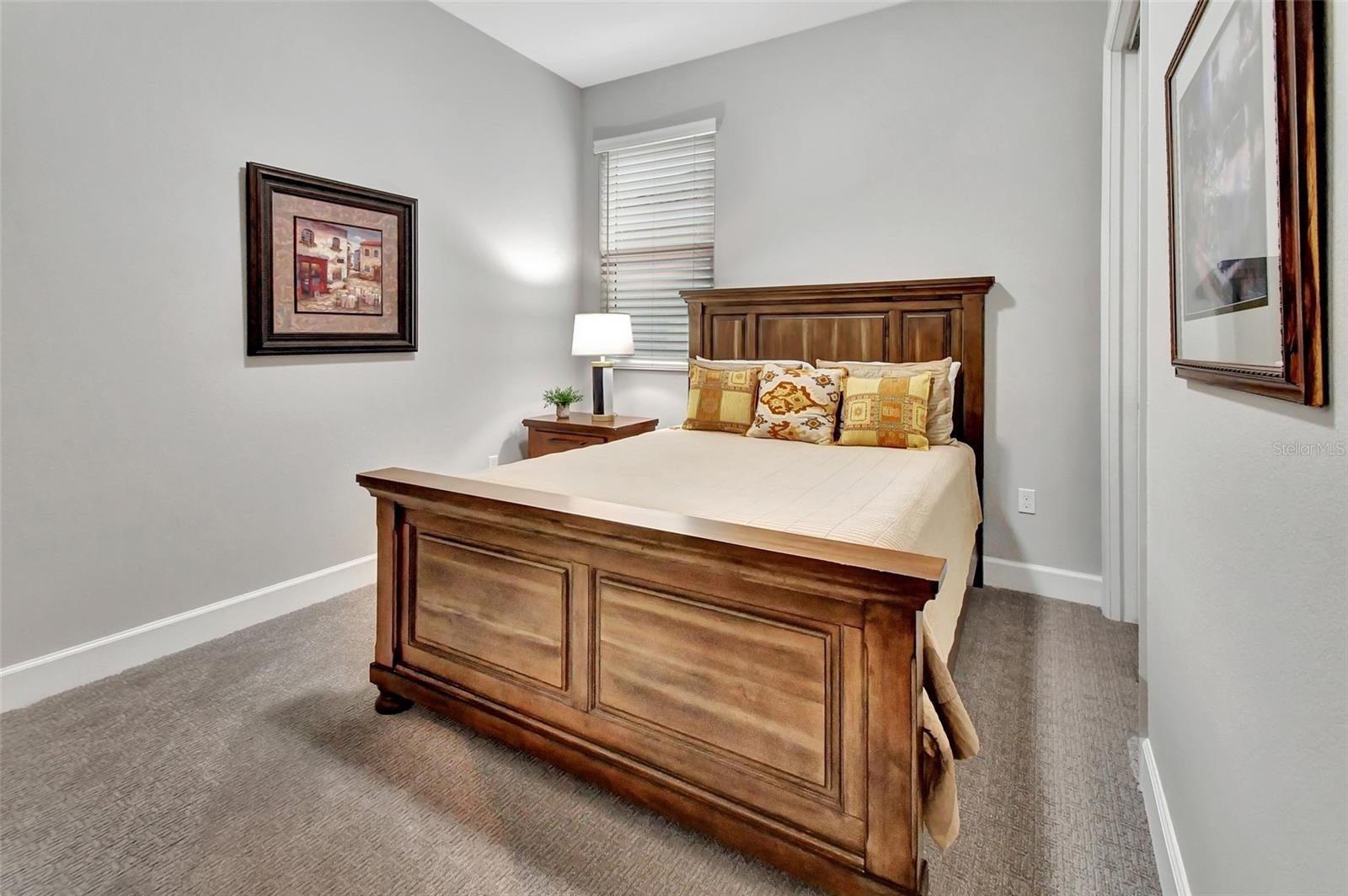 Image 23 of 43 For 843 Liliana Drive