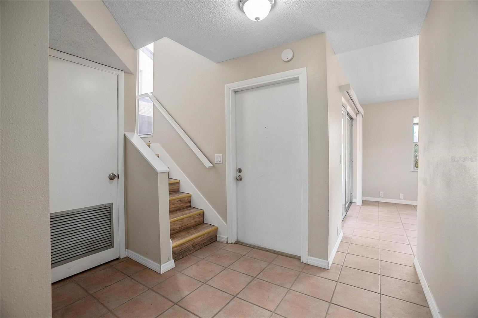 Image 10 of 47 For 550 Windmeadows Street 550