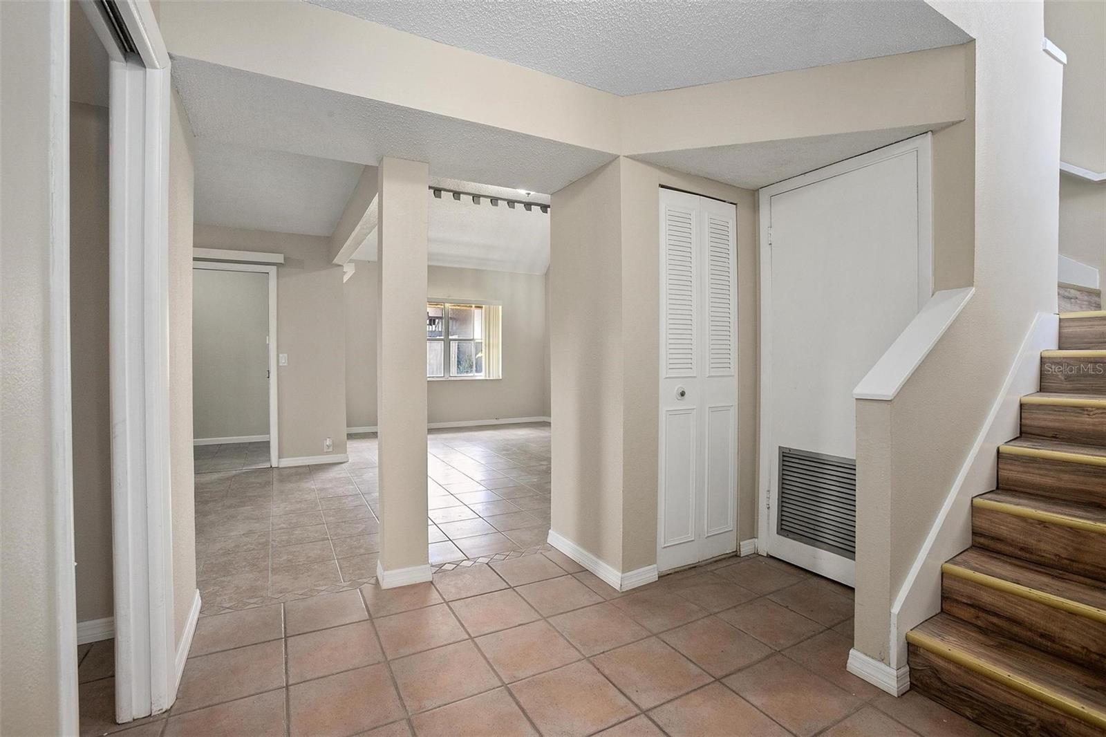 Image 11 of 47 For 550 Windmeadows Street 550