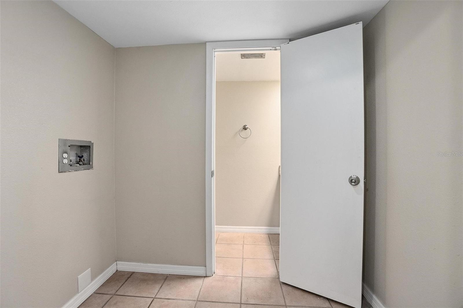 Image 18 of 47 For 550 Windmeadows Street 550