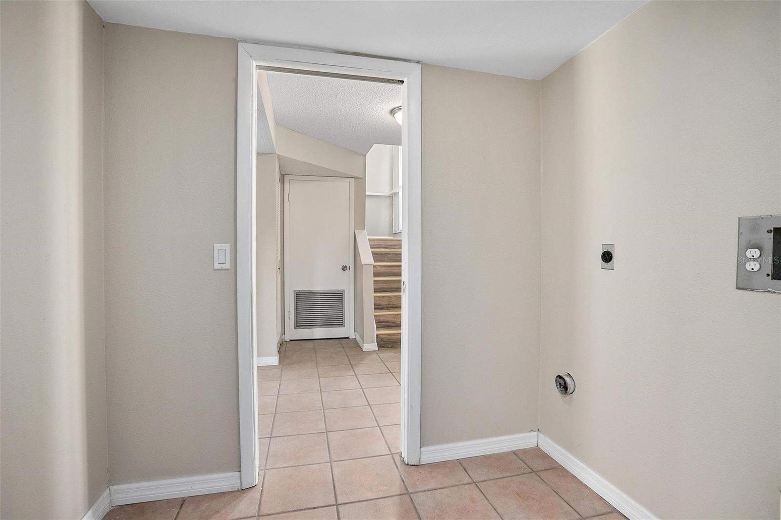 Image 20 of 47 For 550 Windmeadows Street 550