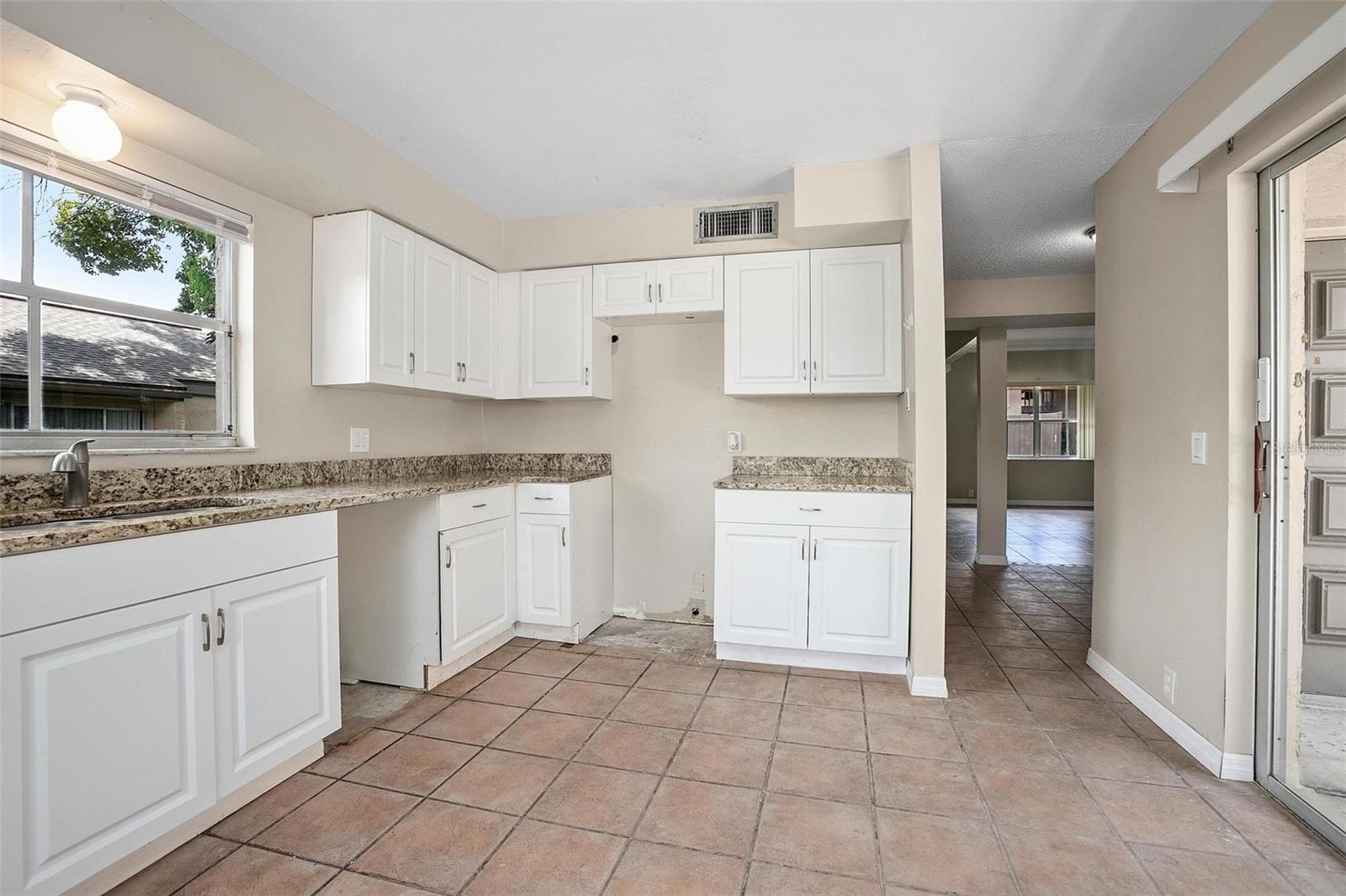 Image 21 of 47 For 550 Windmeadows Street 550