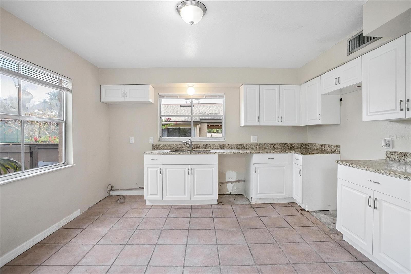 Image 23 of 47 For 550 Windmeadows Street 550