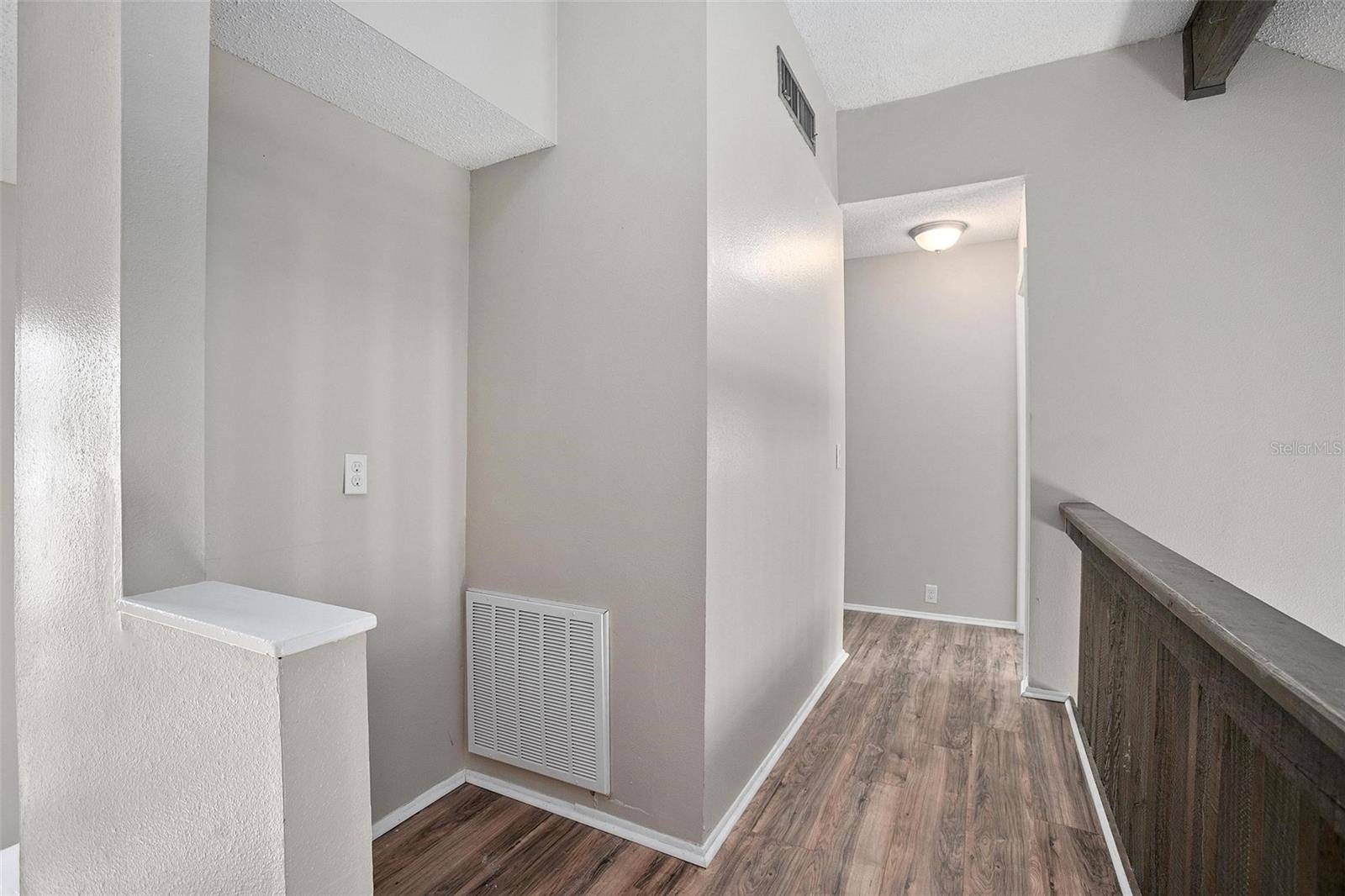 Image 27 of 47 For 550 Windmeadows Street 550