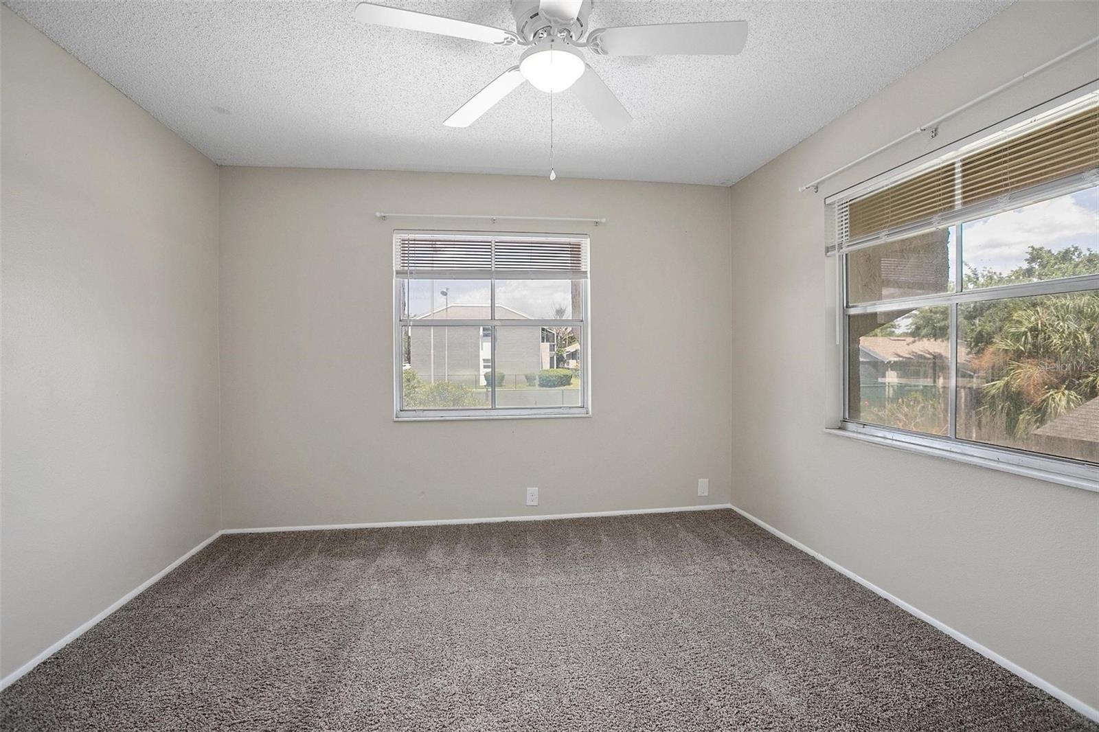 Image 33 of 47 For 550 Windmeadows Street 550