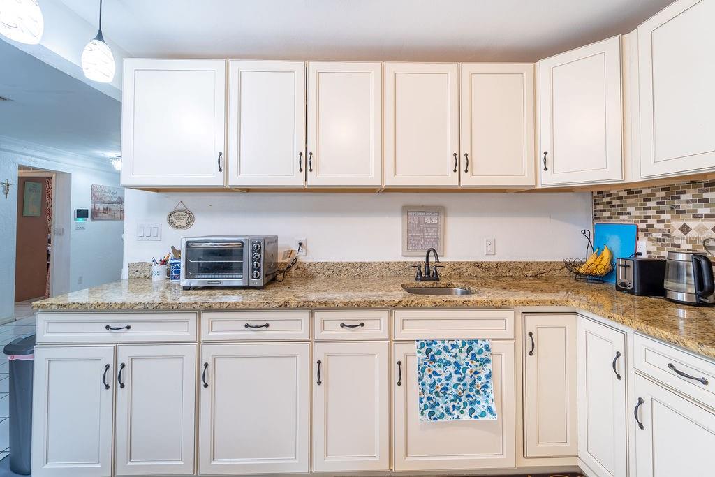 Image 15 of 33 For 942 Wilmington Drive