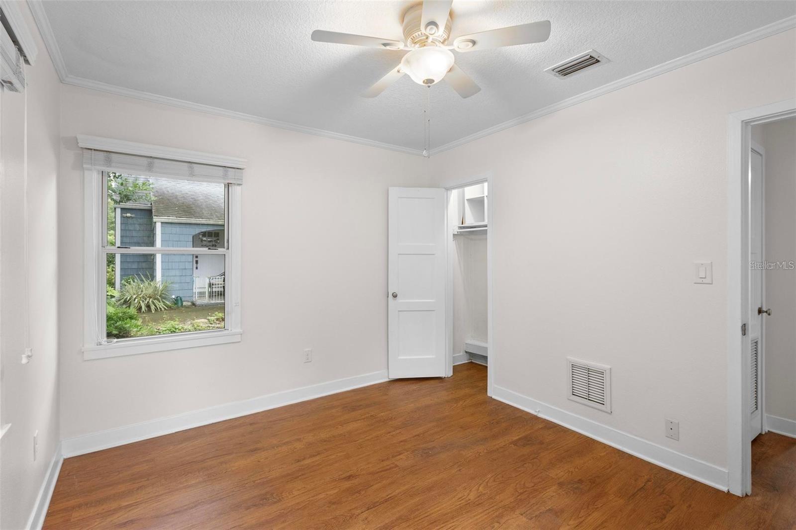 Image 15 of 40 For 605 Amelia Avenue