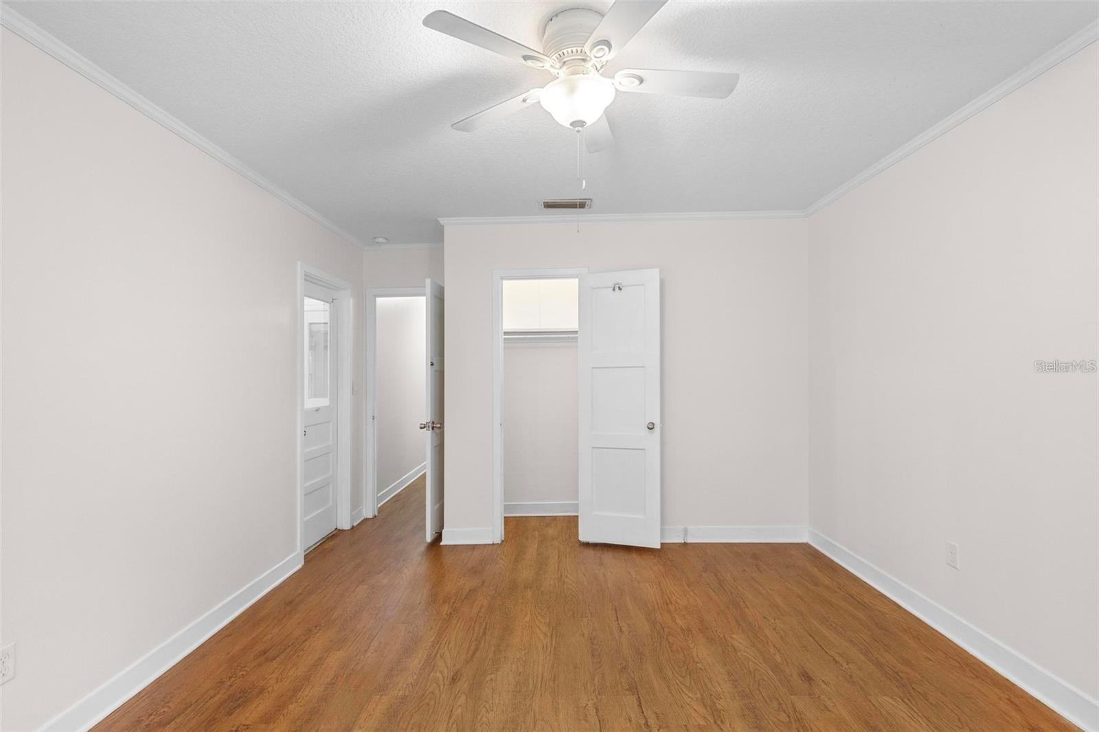 Image 16 of 40 For 605 Amelia Avenue