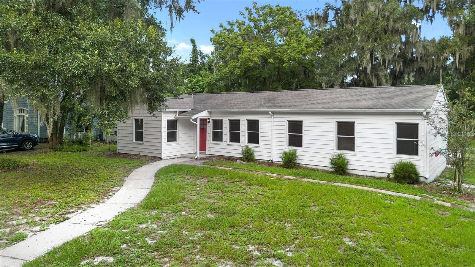 Image 2 of 40 For 605 Amelia Avenue
