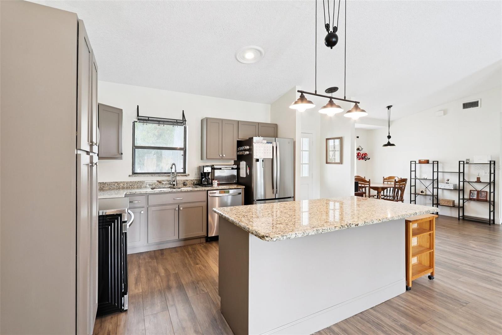 Image 13 of 44 For 2531 Ludlow Street