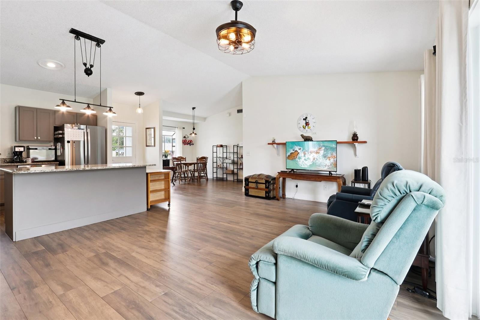Image 8 of 44 For 2531 Ludlow Street