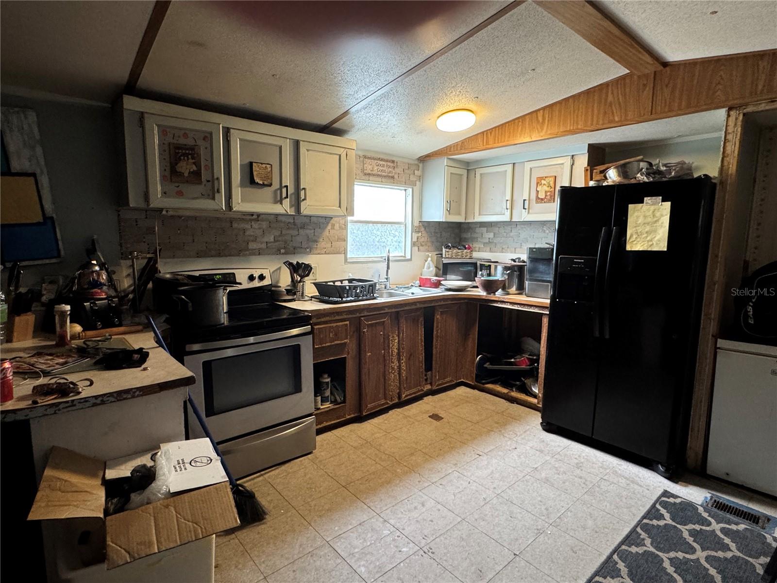 Image 4 of 5 For 188 Evergreen Terrace