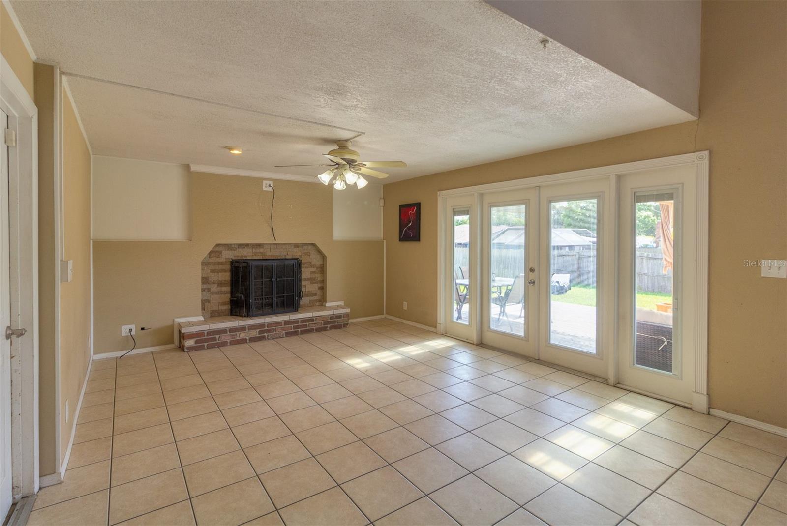 Image 11 of 21 For 204 Devon Street