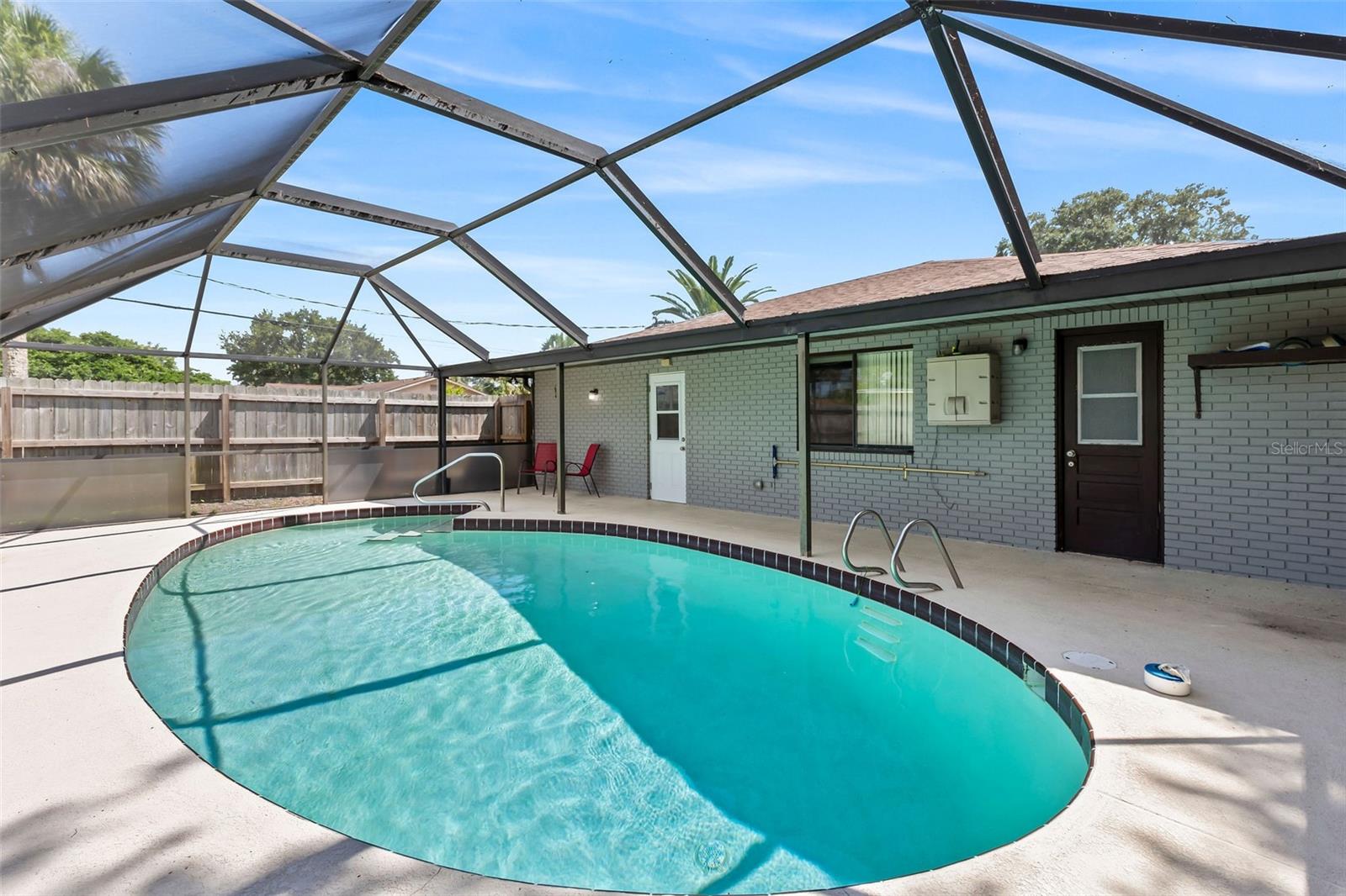 Image 2 of 48 For 1245 Mardrake Road