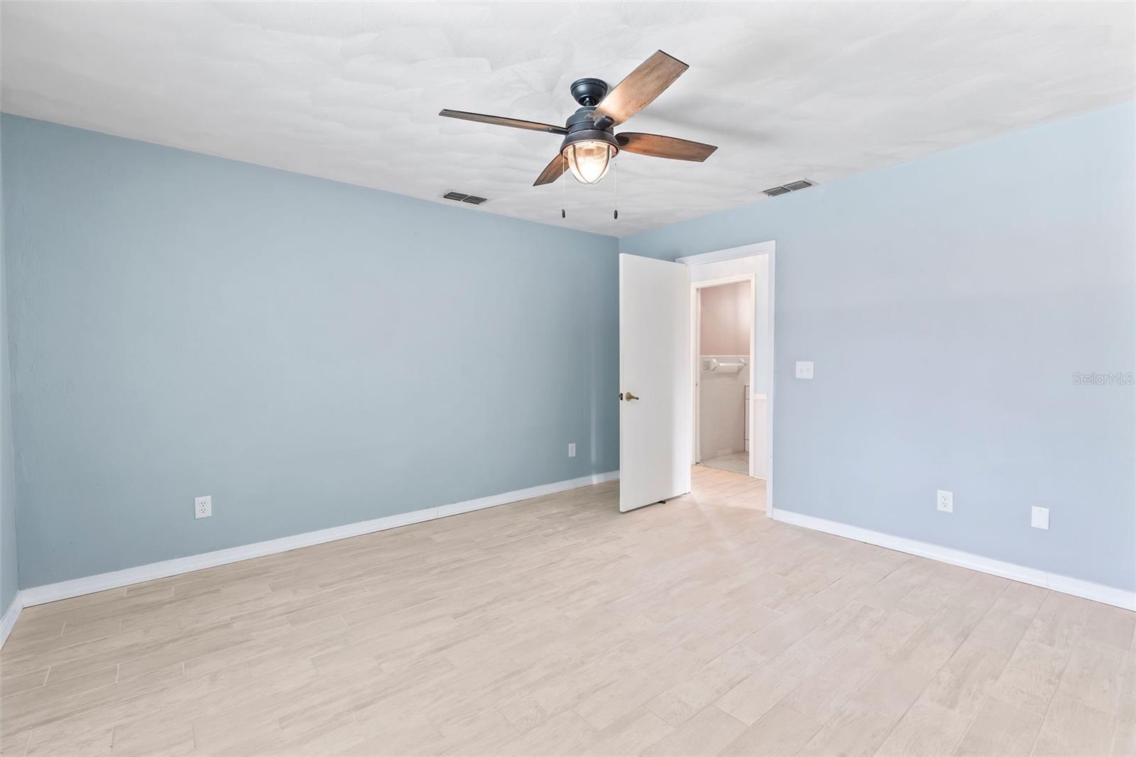 Image 20 of 48 For 1245 Mardrake Road