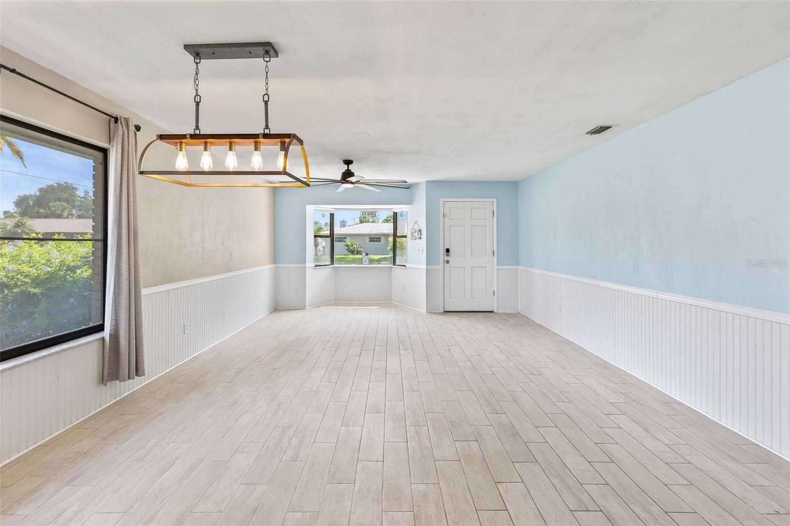 Image 3 of 48 For 1245 Mardrake Road