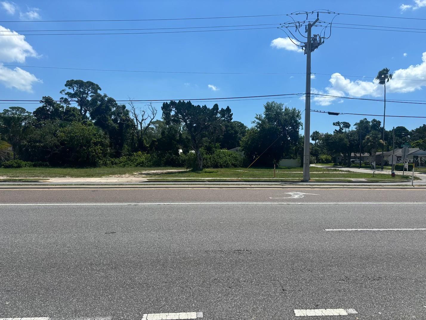 Listing Details for 411 Ridgewood Avenue, EDGEWATER, FL 32132