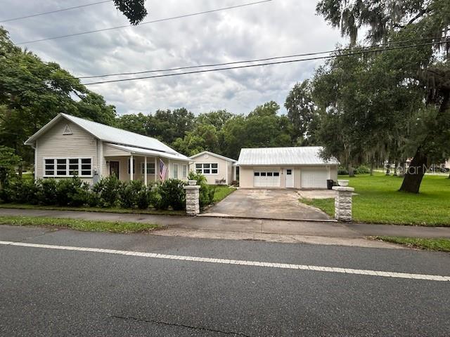 Image 4 of 24 For 128 Lakeview Drive