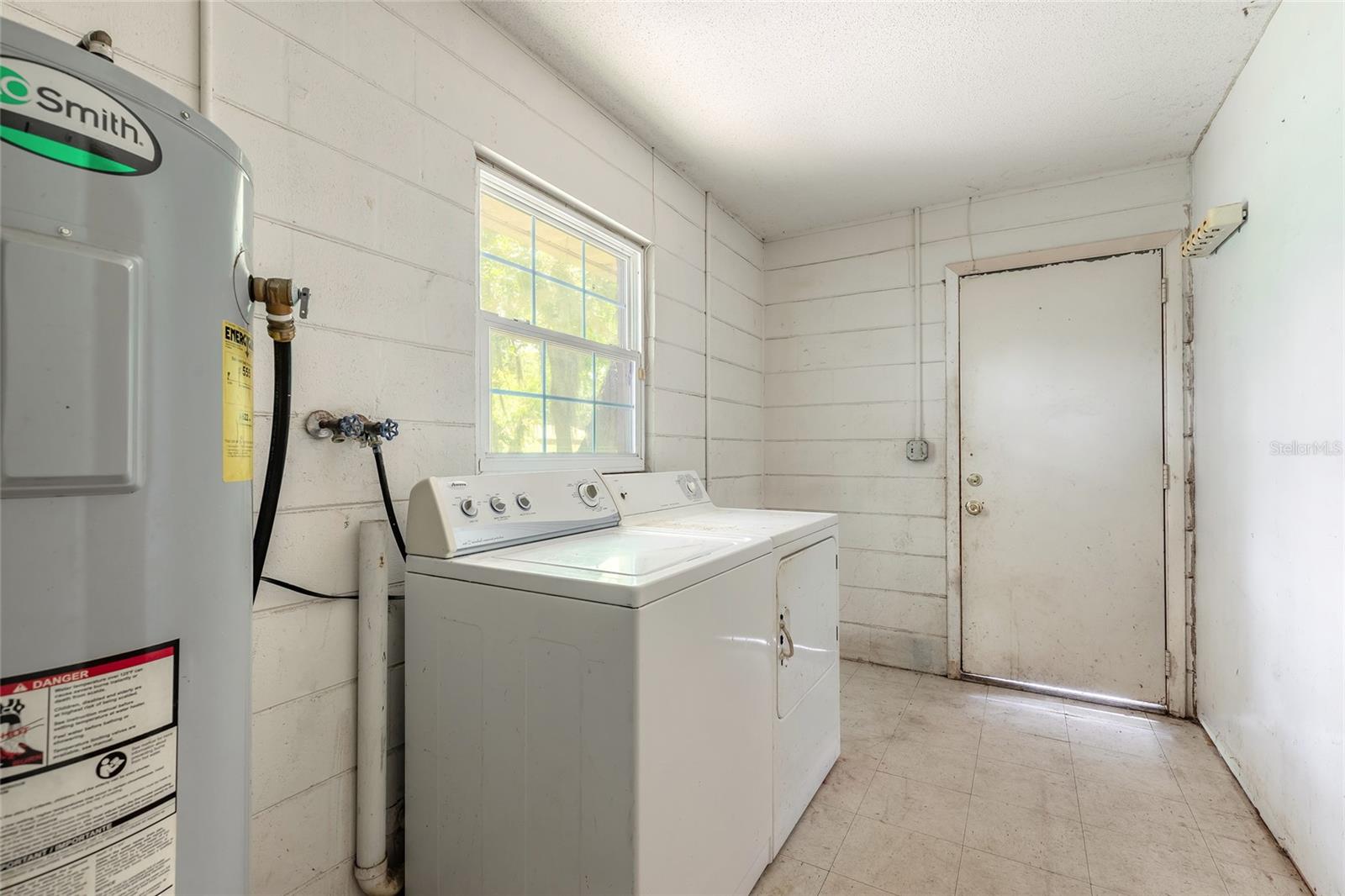 Image 12 of 17 For 1624 Queen Palm Drive