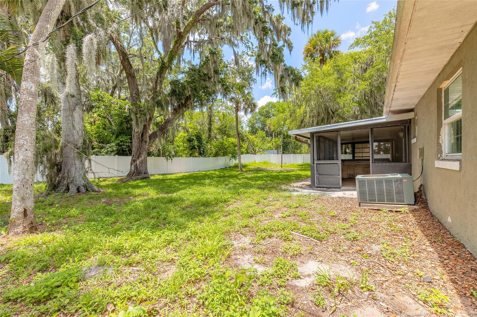 Image 15 of 17 For 1624 Queen Palm Drive