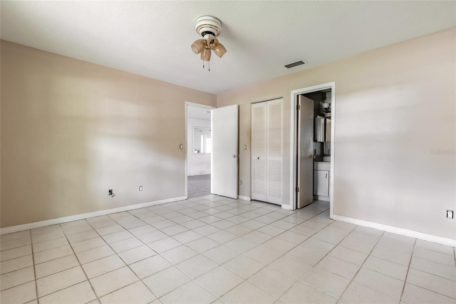 Image 7 of 17 For 1624 Queen Palm Drive