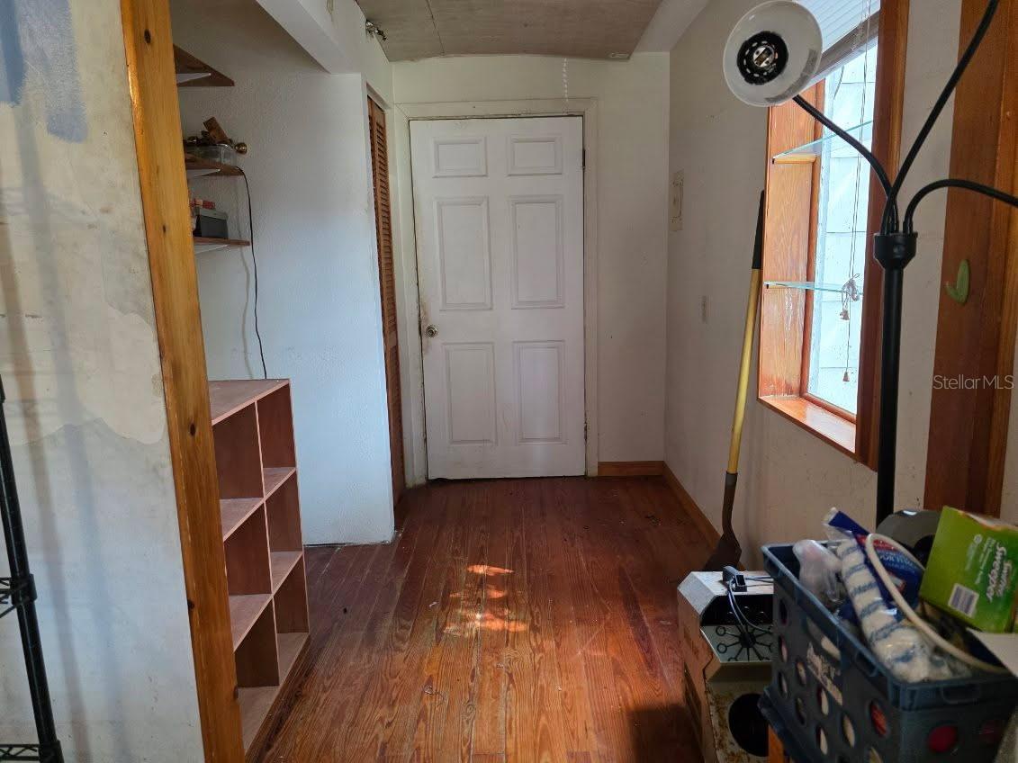 Image 13 of 42 For 112 New Hampshire Street
