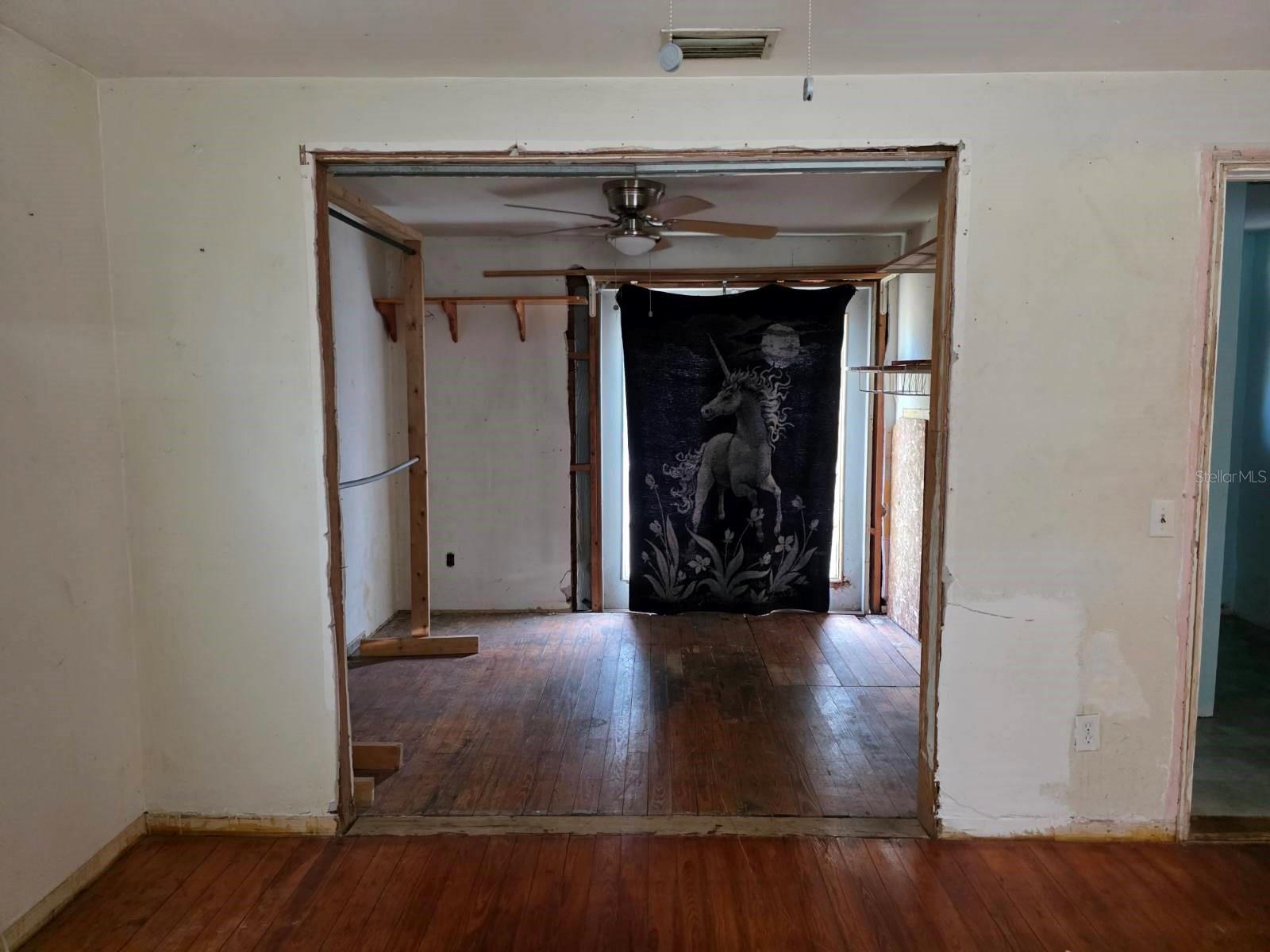 Image 33 of 42 For 112 New Hampshire Street