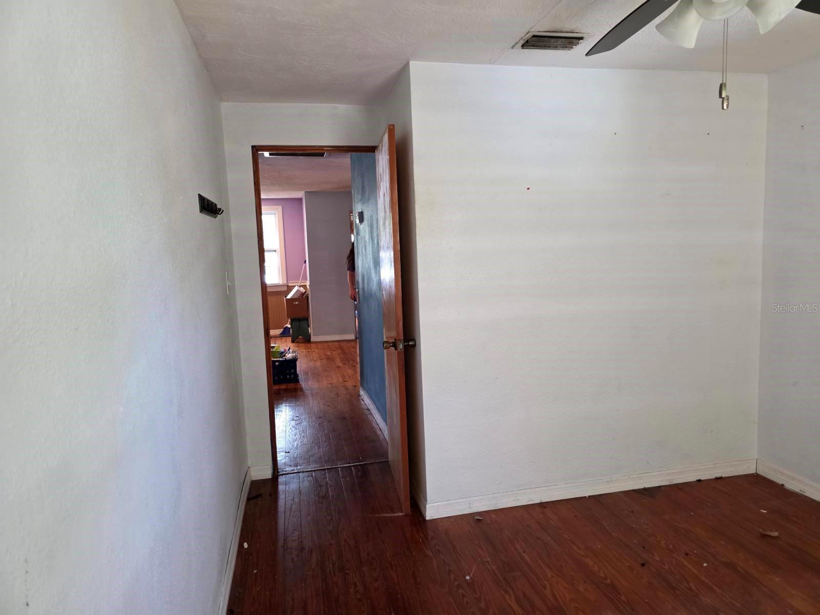 Image 38 of 42 For 112 New Hampshire Street