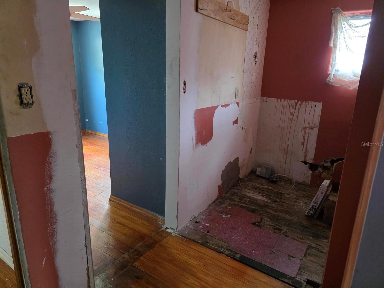 Image 39 of 42 For 112 New Hampshire Street