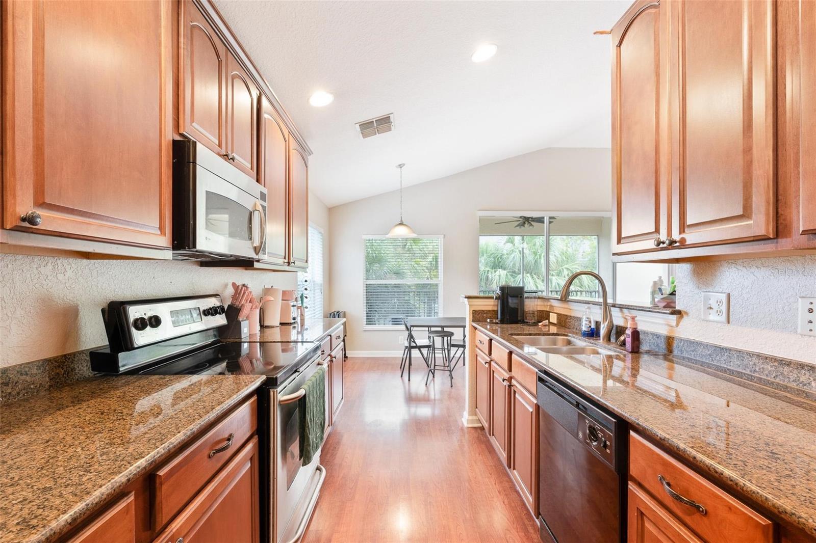 Image 10 of 33 For 529 Hockendale Cove