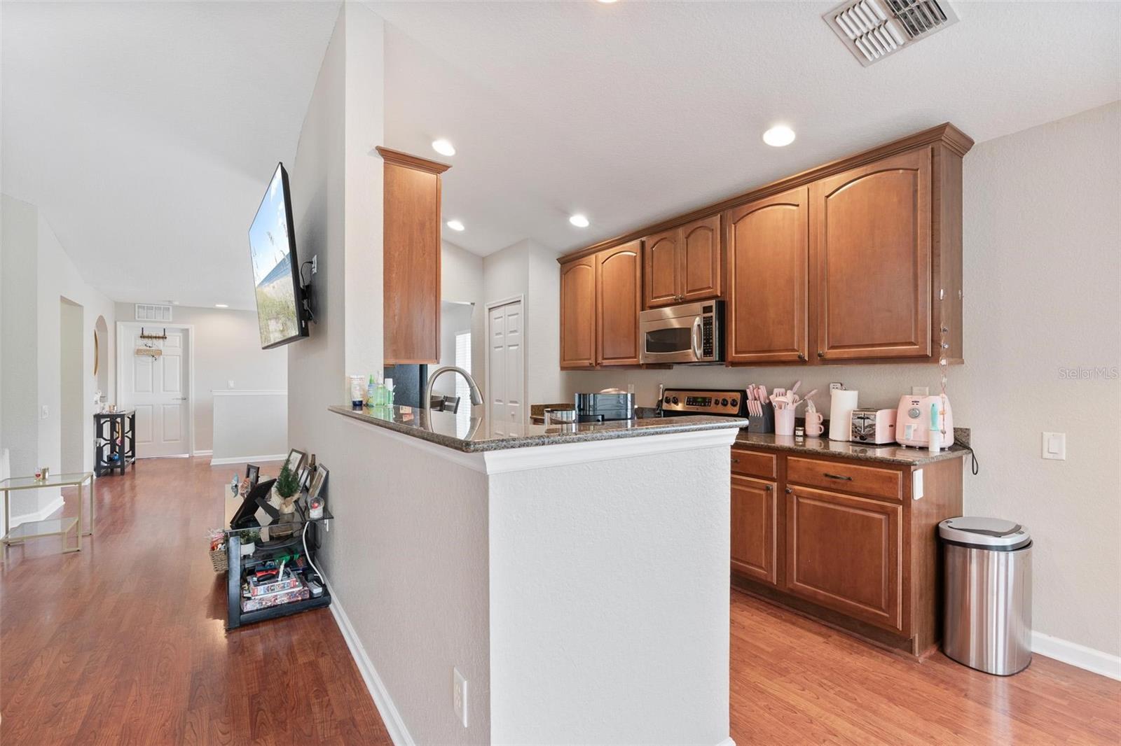 Image 11 of 33 For 529 Hockendale Cove