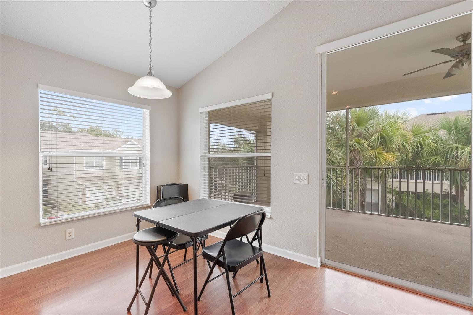 Image 13 of 33 For 529 Hockendale Cove