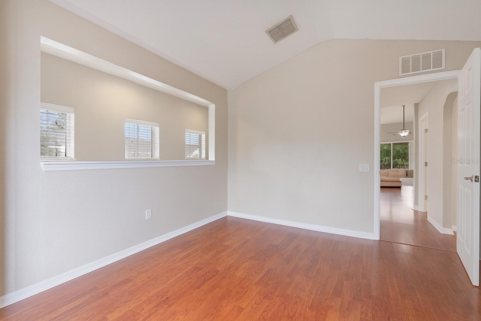 Image 21 of 33 For 529 Hockendale Cove