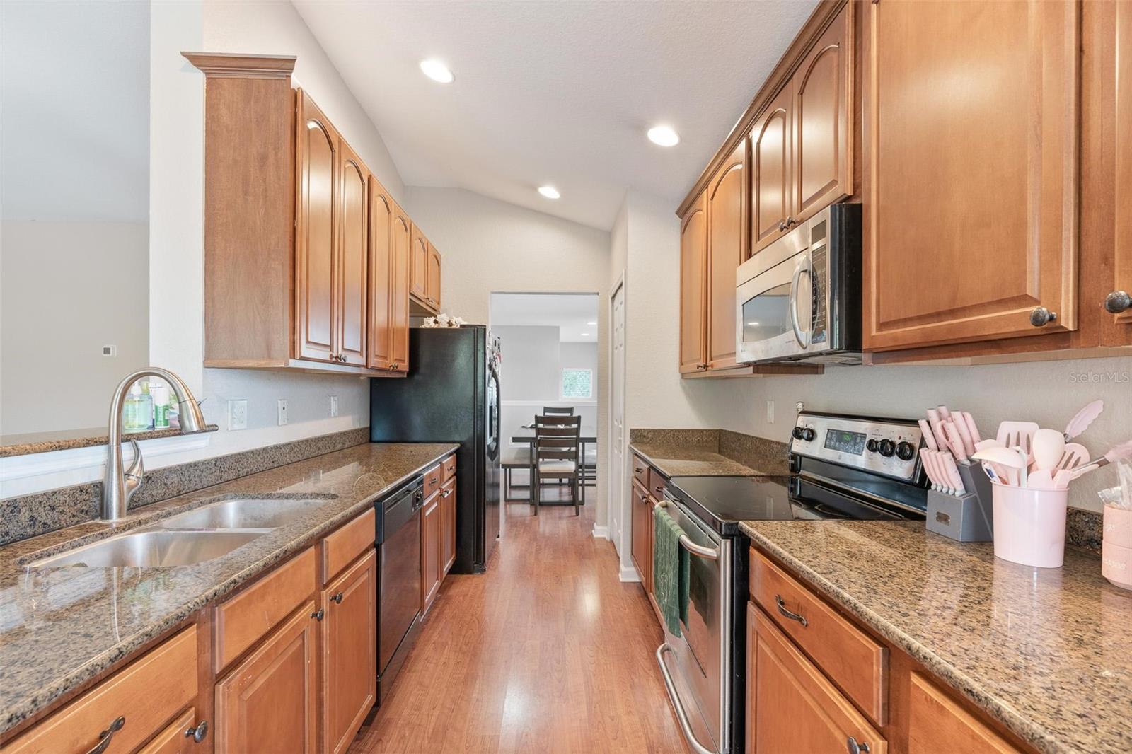 Image 9 of 33 For 529 Hockendale Cove