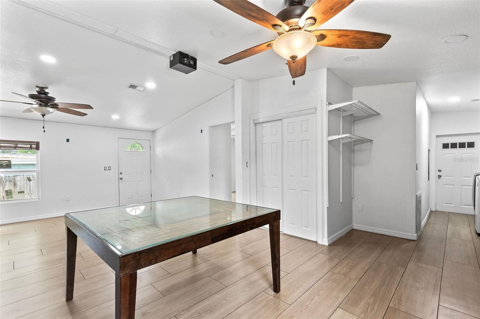 Image 13 of 37 For 1079 Green Acres Circle N