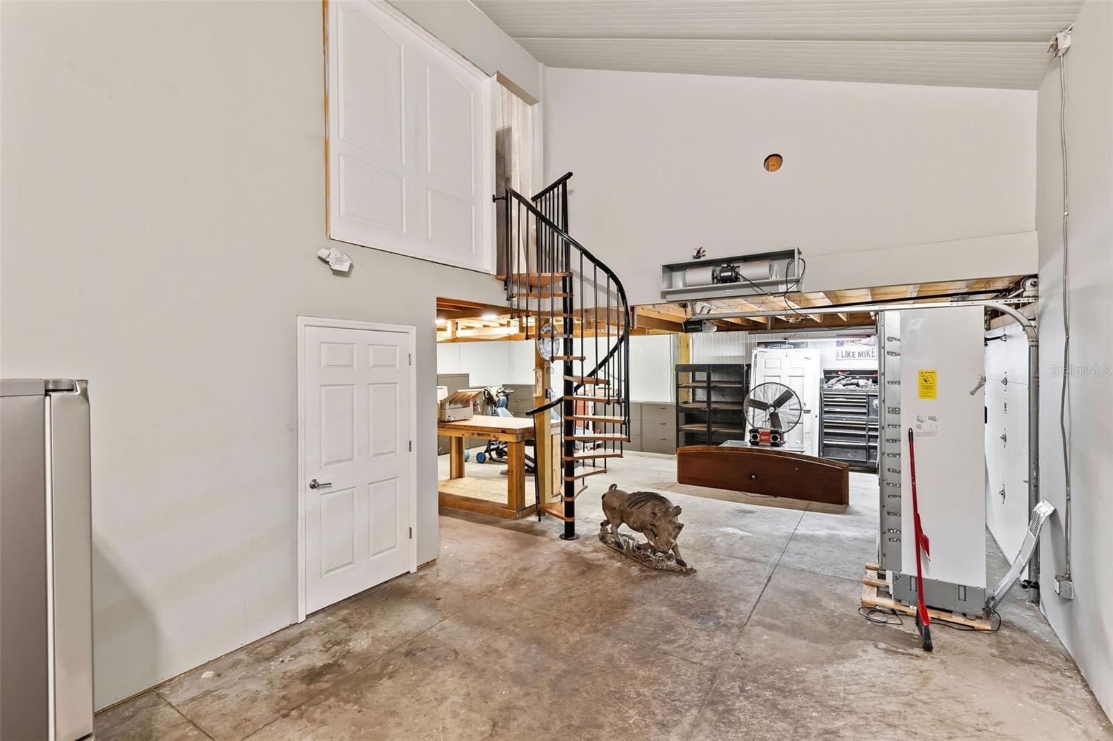 Image 33 of 37 For 1079 Green Acres Circle N