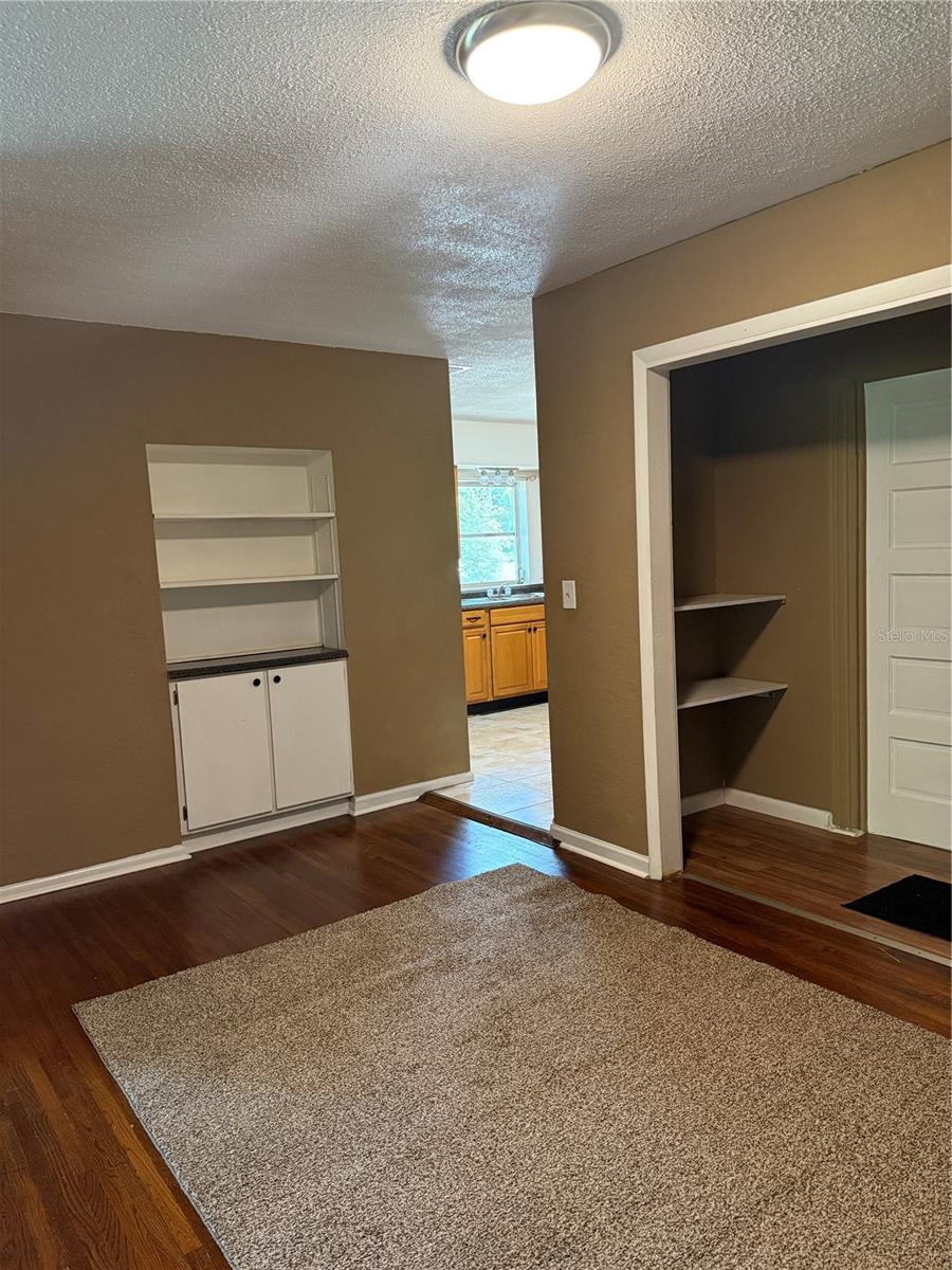 Image 3 of 8 For 1570 Beresford Avenue