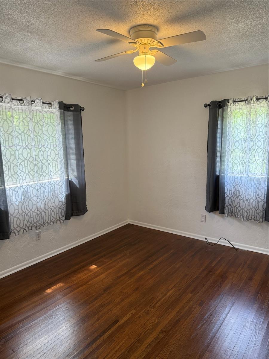 Image 7 of 8 For 1570 Beresford Avenue