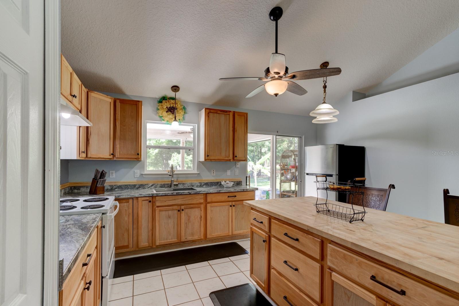 Image 10 of 59 For 1135 Peterson Road