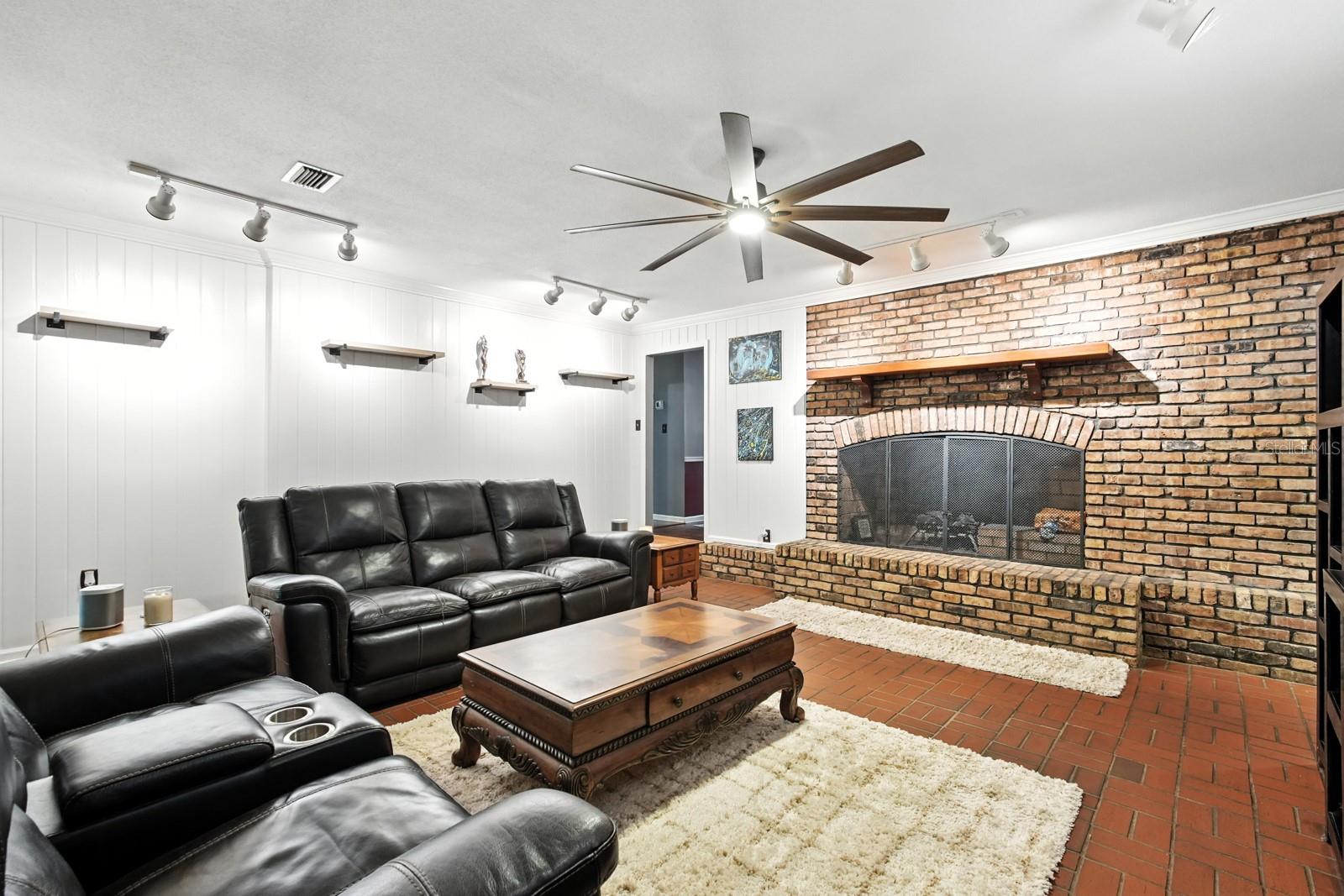 Image 11 of 39 For 750 Tabatha Drive