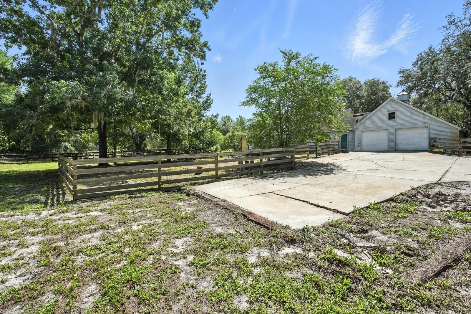 Image 32 of 39 For 750 Tabatha Drive