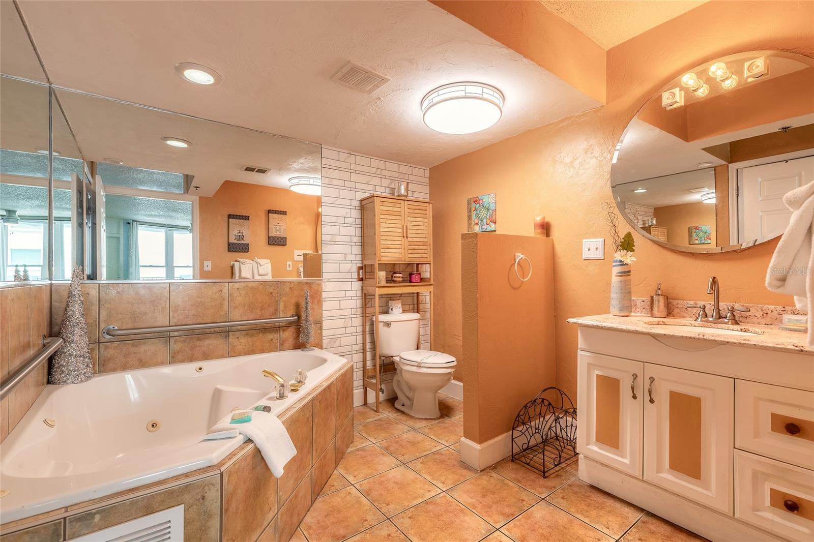 Image 8 of 24 For 313 Atlantic Avenue 302-304